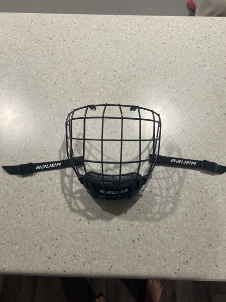 Medium Bauer Profile II Facemask Full Cage (New)