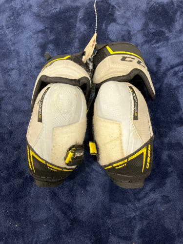 Junior Medium CCM Tacks 9060 Elbow Pads (Used)