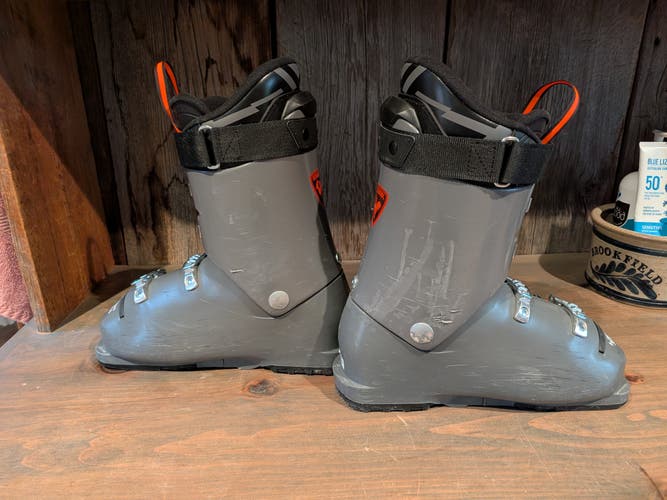 Mondo 24 & 24.5 Unisex Rossignol Racing Hero JR 65 Ski Boots (Used)
