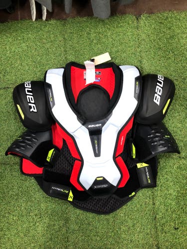Extra Large Senior Bauer Vapor Hyperlite Shoulder Pads (Used)