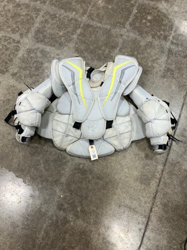 Senior Medium Vaughn V6 2200 Pro Goalie Chest Protector (Used)