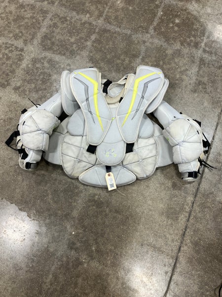Senior Medium Vaughn V6 2200 Pro Goalie Chest Protector (Used)