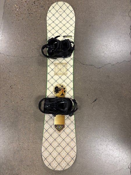 Atomic Alibi 156cm Snowboard | Salomon Arcade Bindings Small/Medium (Used)