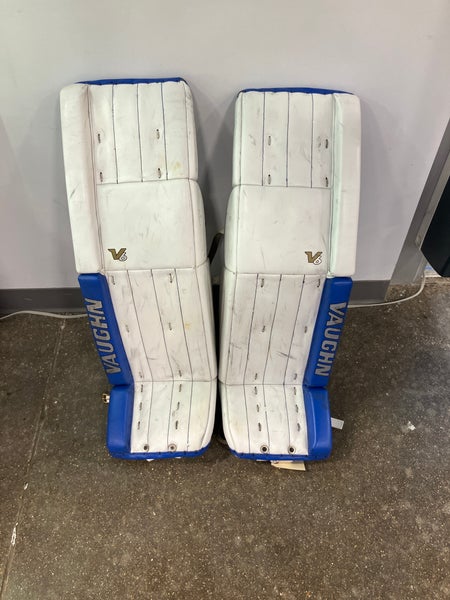 White 33" Senior Vaughn Velocity V6 Goalie Leg Pads (Used)