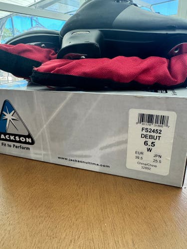 Jackson Ultima Debut Figure Skates C Adult 6.5 (Used)