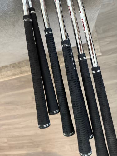 Men's 101 Left Hand Iron Set Steel Shaft (Used)