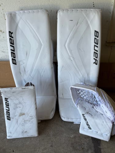 USED Bauer Flylite XS 32+1 Regular Goalie Full Set