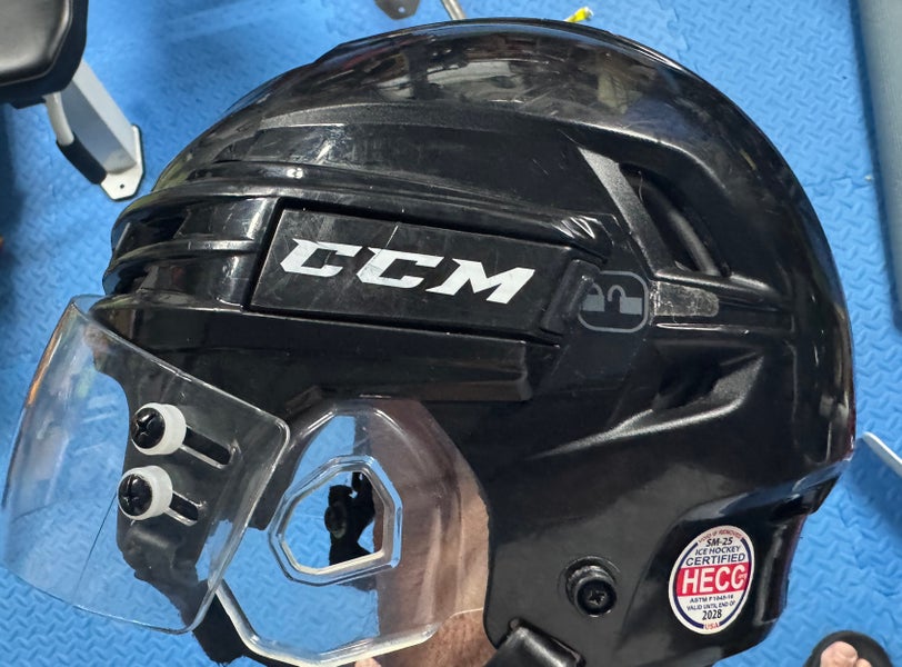 Small CCM Tacks 910 Helmet (Used)