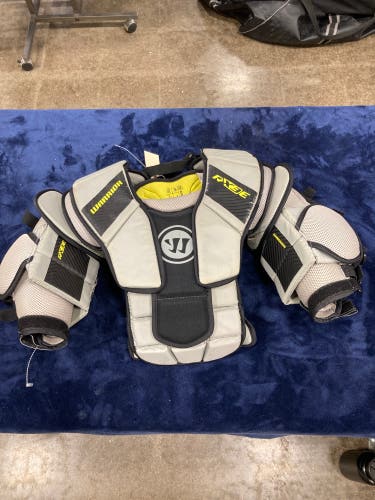 Junior Small / Medium Warrior RX3E+ Goalie Chest Protector (Used)