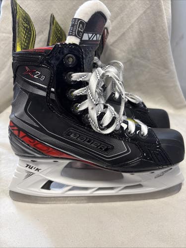 Junior Size 4 Bauer Vapor X2.9 Ice Hockey Skates. Excellent Condition