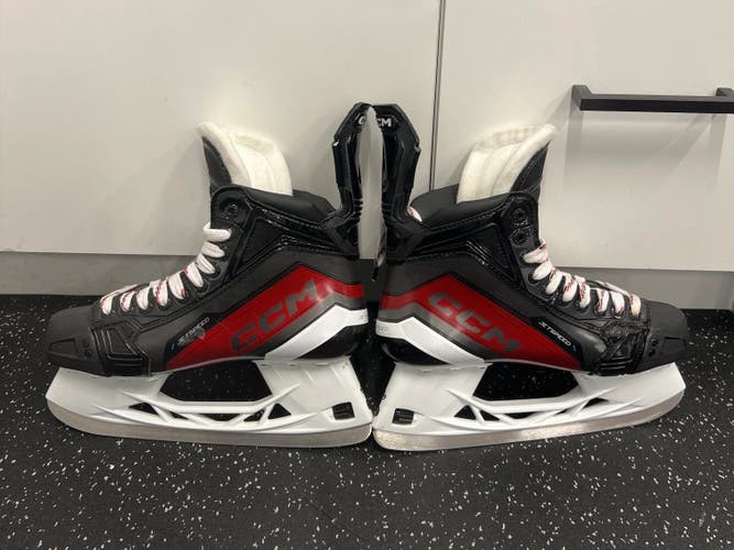CCM Jetspeed FT680 Hockey Skates Regular Width 8 (Used)
