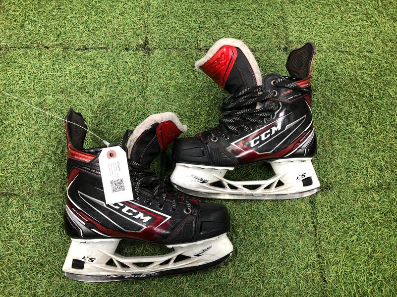 Intermediate CCM JetSpeed XTra Pro Plus Hockey Skates Regular Width Size 5.5 (Used)