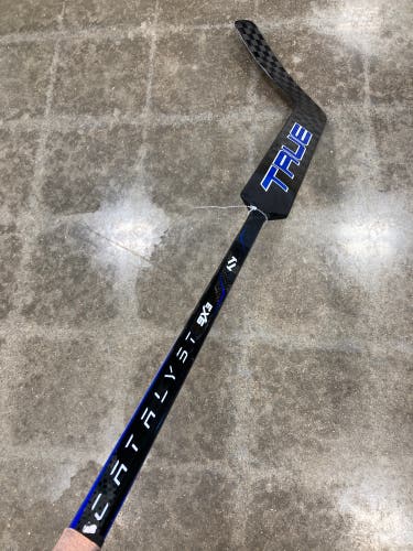 Intermediate True Catalyst 9X3 Goalie Stick Full Right 23" Paddle (Used)