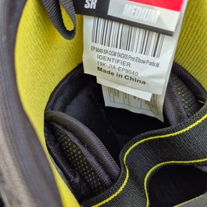 Senior Medium CCM Tacks 9040 Elbow Pads (New)