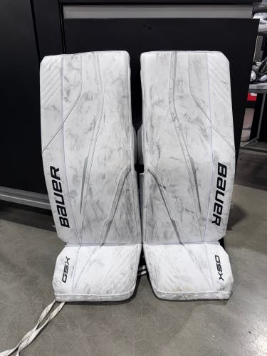White 30" Junior Bauer GSX Goalie Leg Pads (Used)