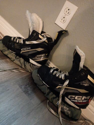 Ccm Tacks skates barley used.