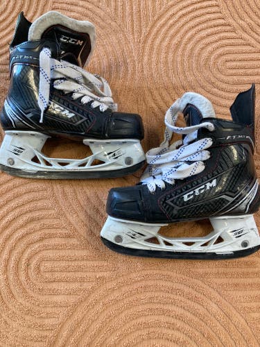 Junior CCM JetSpeed FT365 Hockey Skates Regular Width Size 2 (Used)