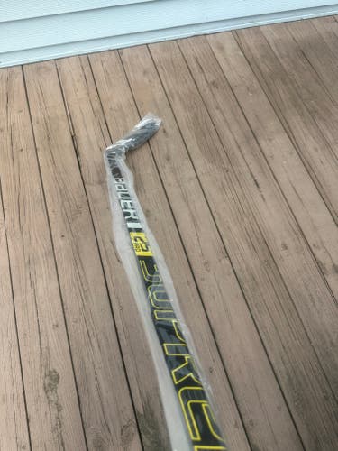 (1) New Senior Bauer Right Handed 102 Flex P28 Pro Stock Jack Eichel Supreme 2S Pro Hockey Stick