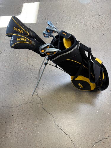 Men's Wilson Ultra Black Clubs w/Bag (Full Set - 9 Pieces) RH Men's Flex (Used)