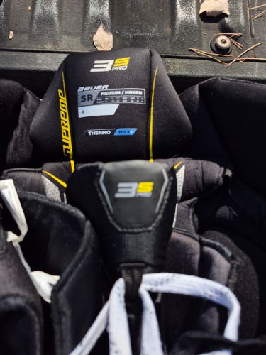 Men's Senior Medium Bauer Supreme 3S Pro Hockey Pants (Used)