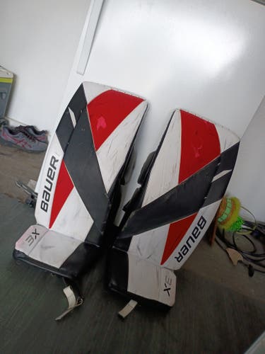 Medium Bauer Vapor 3X Goalie Leg Pads (Used)