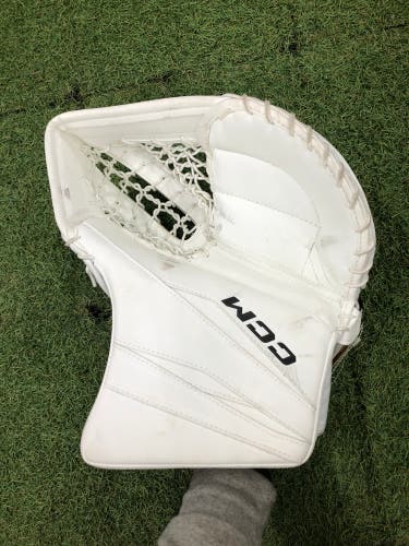 Senior CCM Axis F9 Goalie Glove Regular (Used)