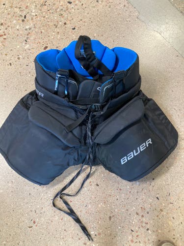 Black Senior Medium Bauer GSX Hockey Goalie Pants (Used)