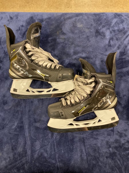 Senior CCM Tacks XF 90 Hockey Skates Regular Width 8 (Used)