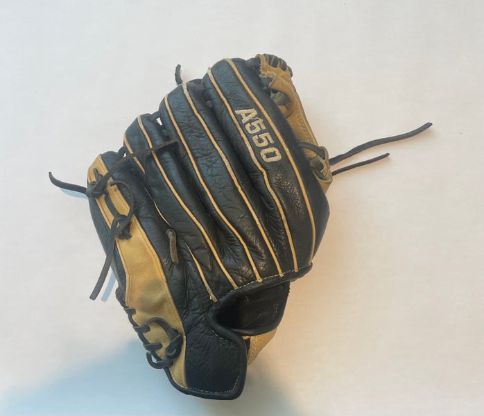 Wilson RH Infield A550 Baseball Glove 11.5" (Used)