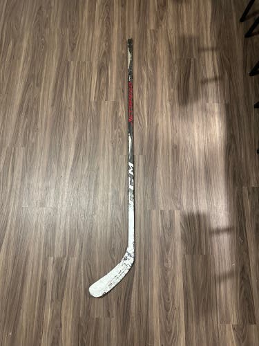 Intermediate CCM JetSpeed Right Handed Hockey Stick P30 55 Flex (Used)