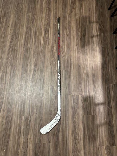 Intermediate CCM JetSpeed Right Handed Hockey Stick P30 55 Flex (Used)