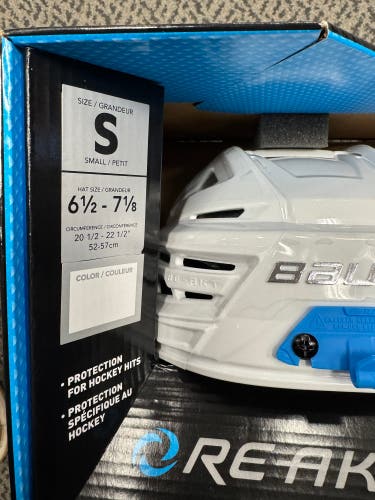 Small White Bauer Re-Akt 155 Helmet (New)