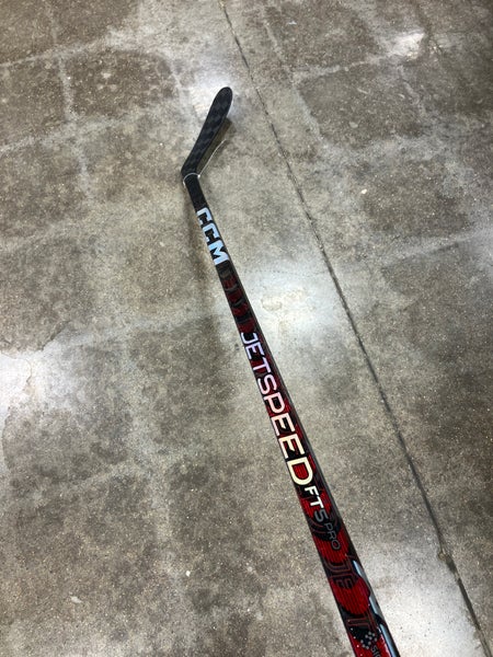 Senior CCM JetSpeed FT5 Pro Hockey Stick Right Handed P28 85 Flex (Used)