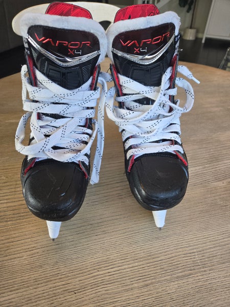 Bauer Vapor X4 Hockey Skates Regular Width Size 5 (Used)