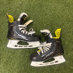 Intermediate Bauer Supreme M4 Hockey Skates | Size 5.5 Fit 2