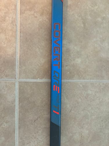 Senior Warrior Covert QRE Pro Right Handed Hockey Stick W03 100 Flex (New)