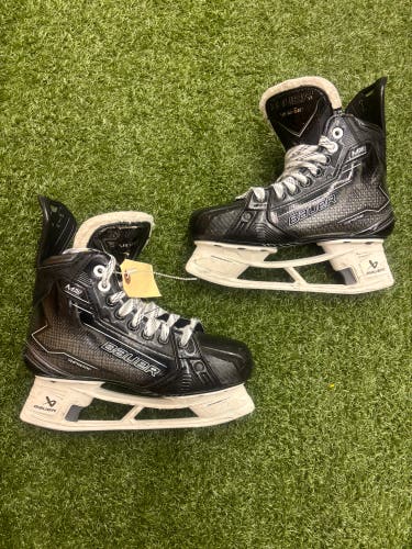 Intermediate Bauer Supreme M50 Pro Hockey Skates | Size 4 Fit 2