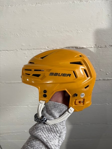 Large Bauer Re-Akt 150 Helmet (Used)