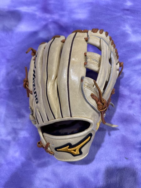 Brown Mizuno Pro Select RH Outfield Baseball Glove 12" (Used)