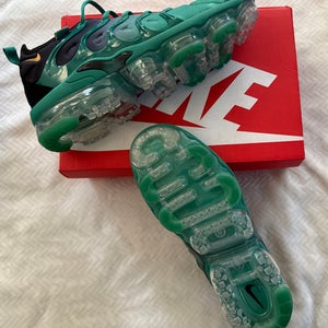 Size M 12.0 (W 13.0) Nike (Used)