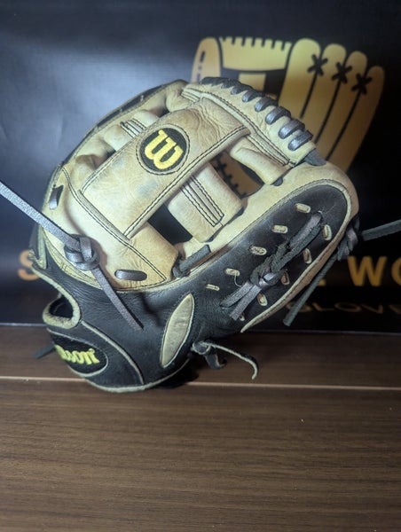 Infield RH Wilson A3000 Baseball Glove 11.5" (Used)