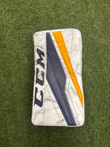 CCM Extreme Flex III Goalie Blocker | Senior Regular | Pro Stock Lindback