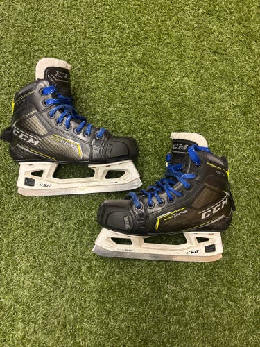 Junior CCM Super Tacks 9370 Hockey Goalie Skates Regular Width Size 2