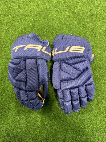 Blue Junior True Catalyst 9X3 Gloves 11" (Used)