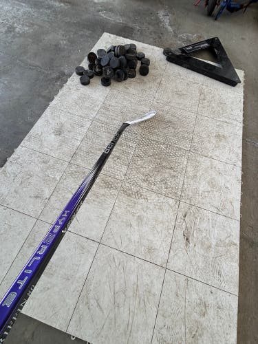 Junior Bauer Vapor Hyperlite 2 Hockey Stick P28 40 Flex Pro Stock (Used)