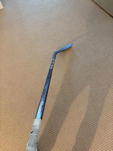 Intermediate CCM Ribcor Trigger 9 Pro Right Handed Hockey Stick P29 55 Flex (like new)