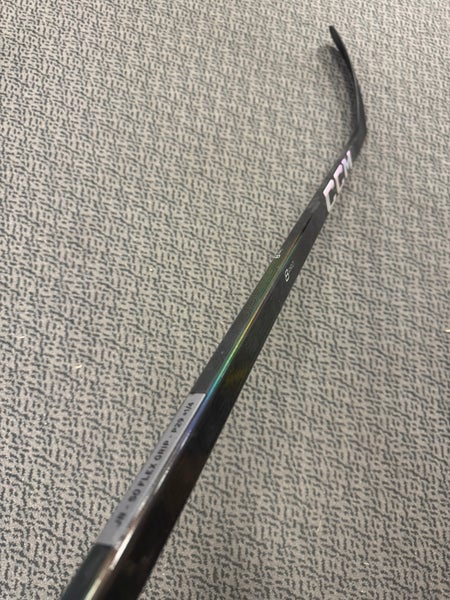 Junior Black CCM JetSpeed FT8 Pro Right Handed Hockey Stick P29+1/4 50 Flex (New)