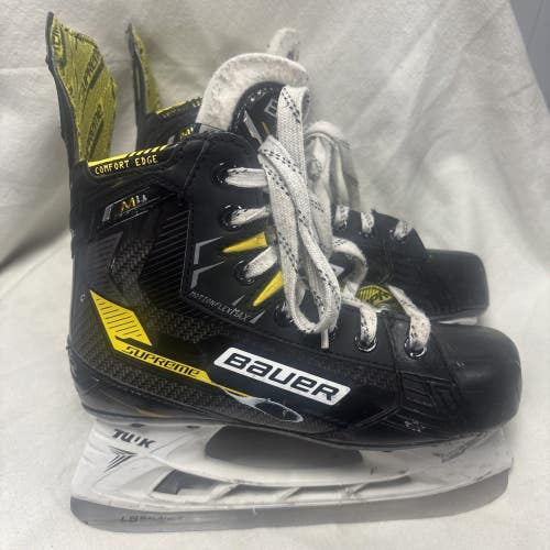 Junior Size 3.5 Bauer Supreme M4 Ice Hockey Skates.