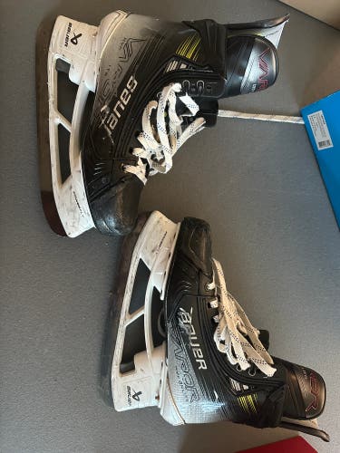 2023 Bauer Vapor Hyperlite 2 Hockey Skates 6.5 (Used)