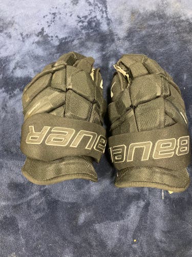 Black Senior Bauer Supreme Mach Gloves 14" (Used)
